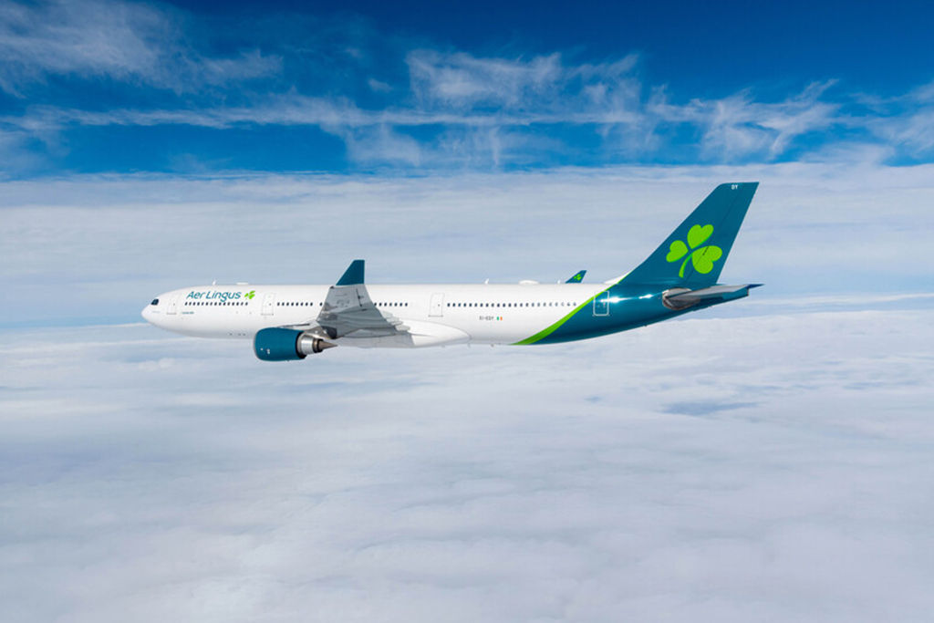 Aer Lingus plane in flight